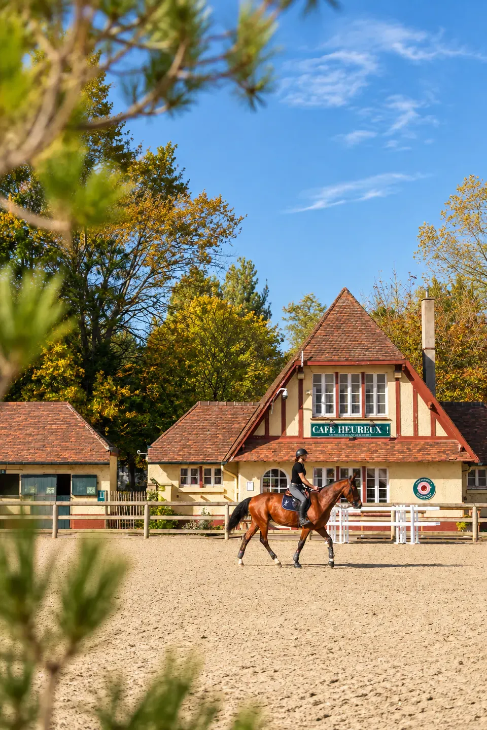 Centre équestre du Touquet — cavalier dans la carrière